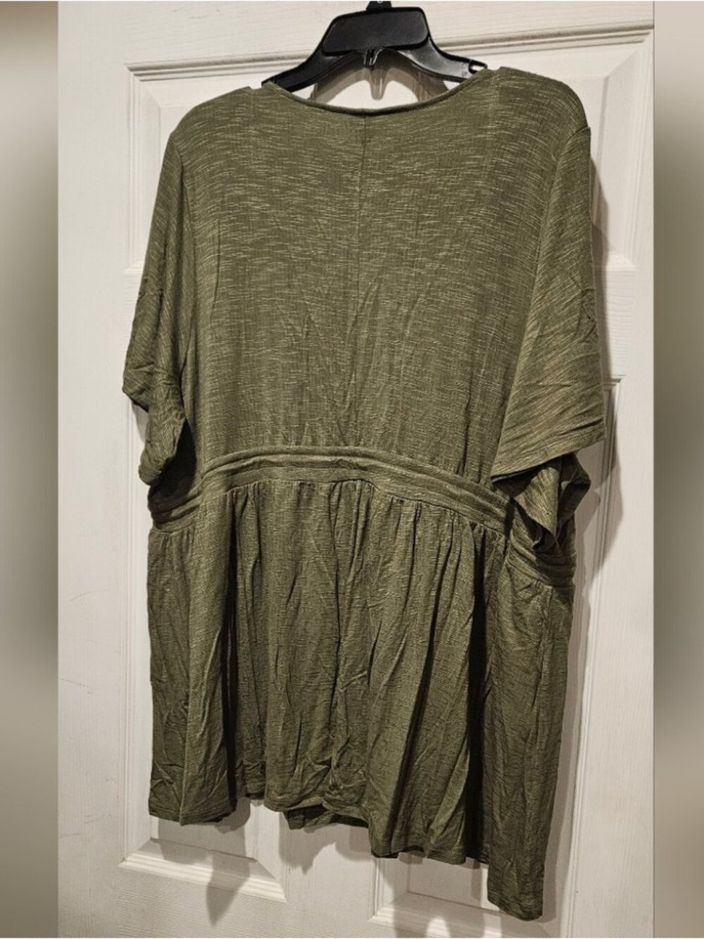 GREEN TOP - Picture 2 of 2